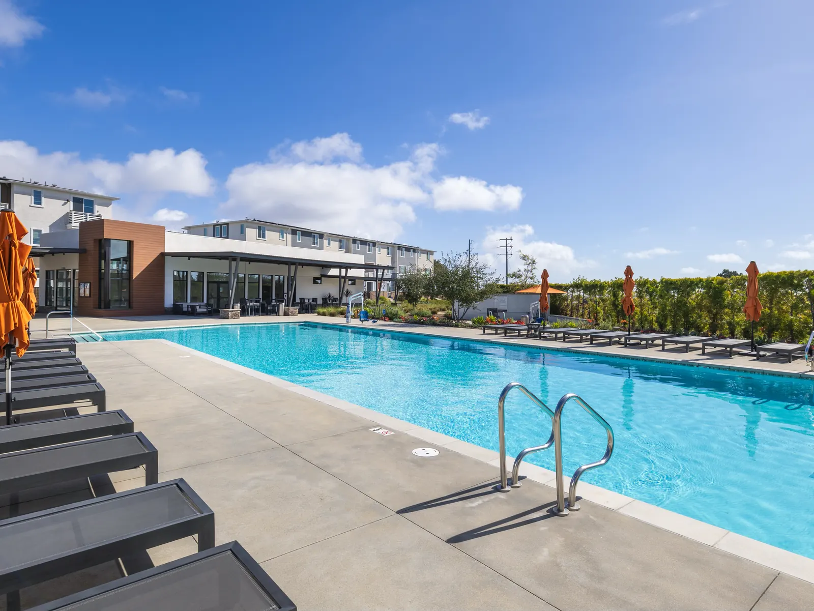 The community pool and clubhouse at Ponte Vista in San Pedro